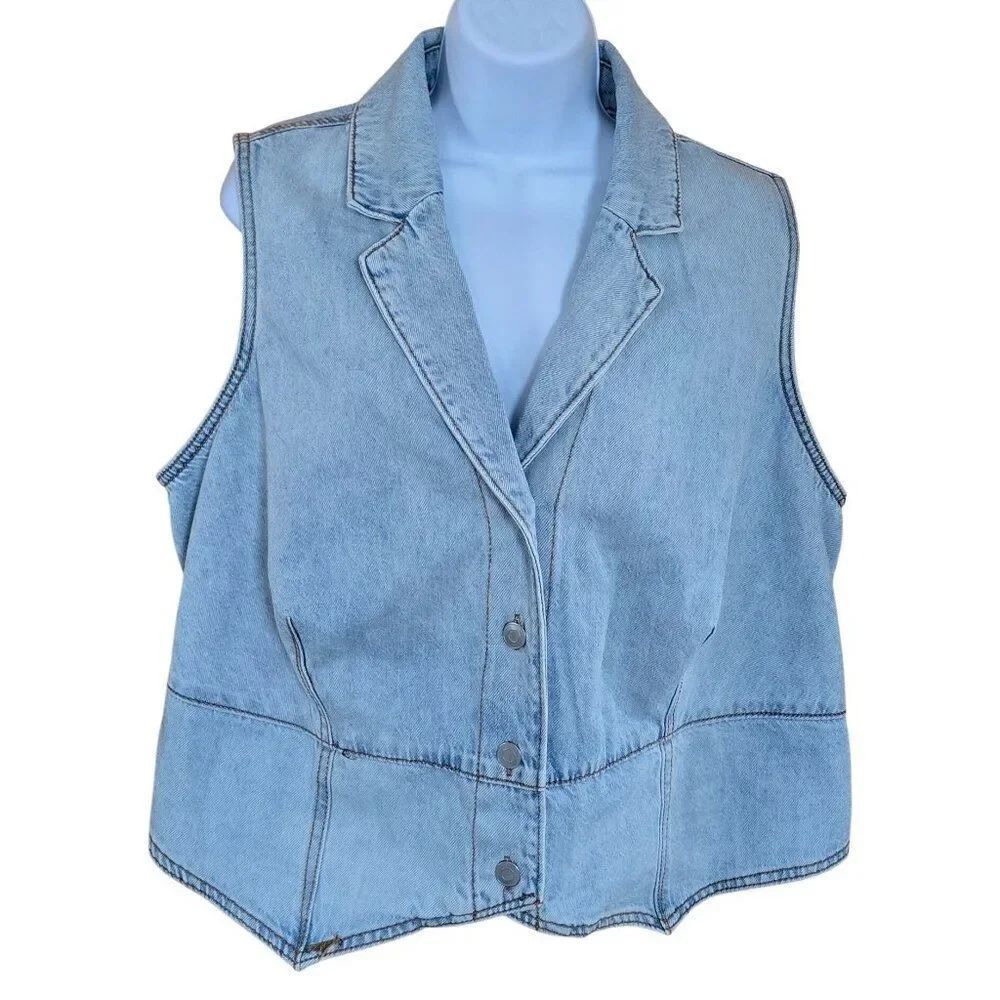 Light Wash Denim Vest Snap Button Closure cottagecore boho casual